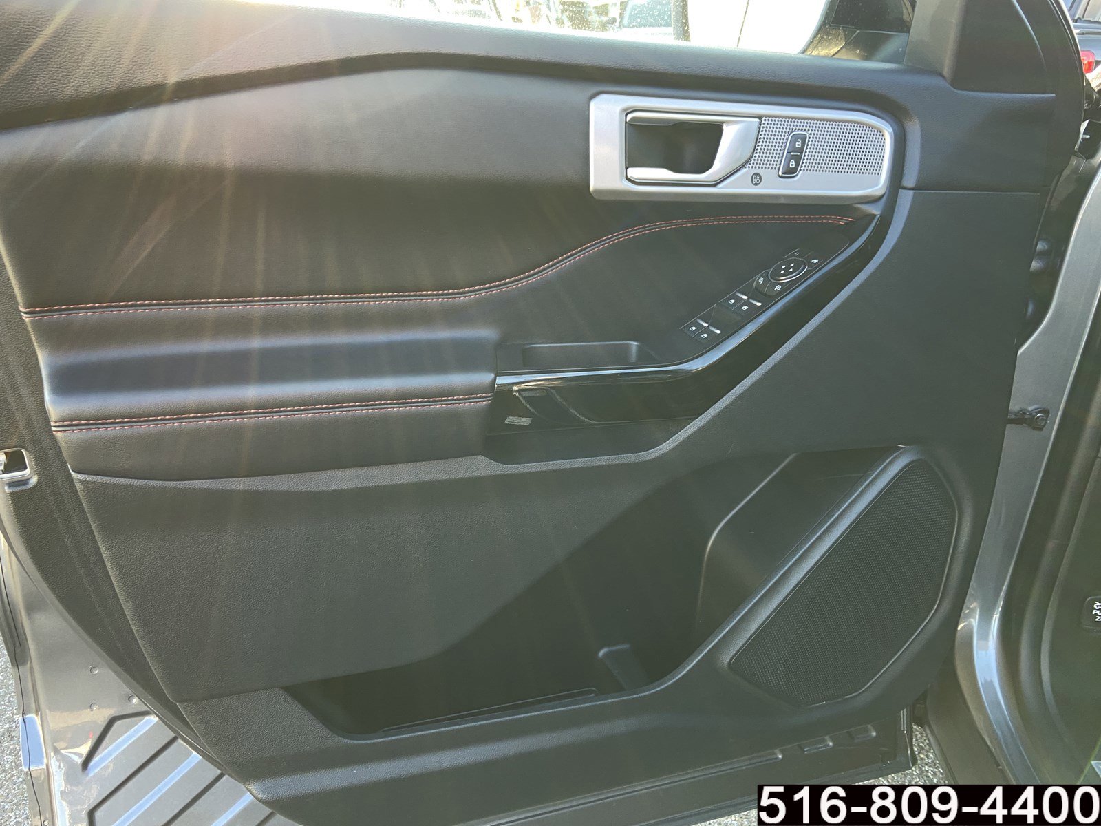 Used 2022 Ford Explorer ST-Line w/ Class IV Trailer Tow Package image 25