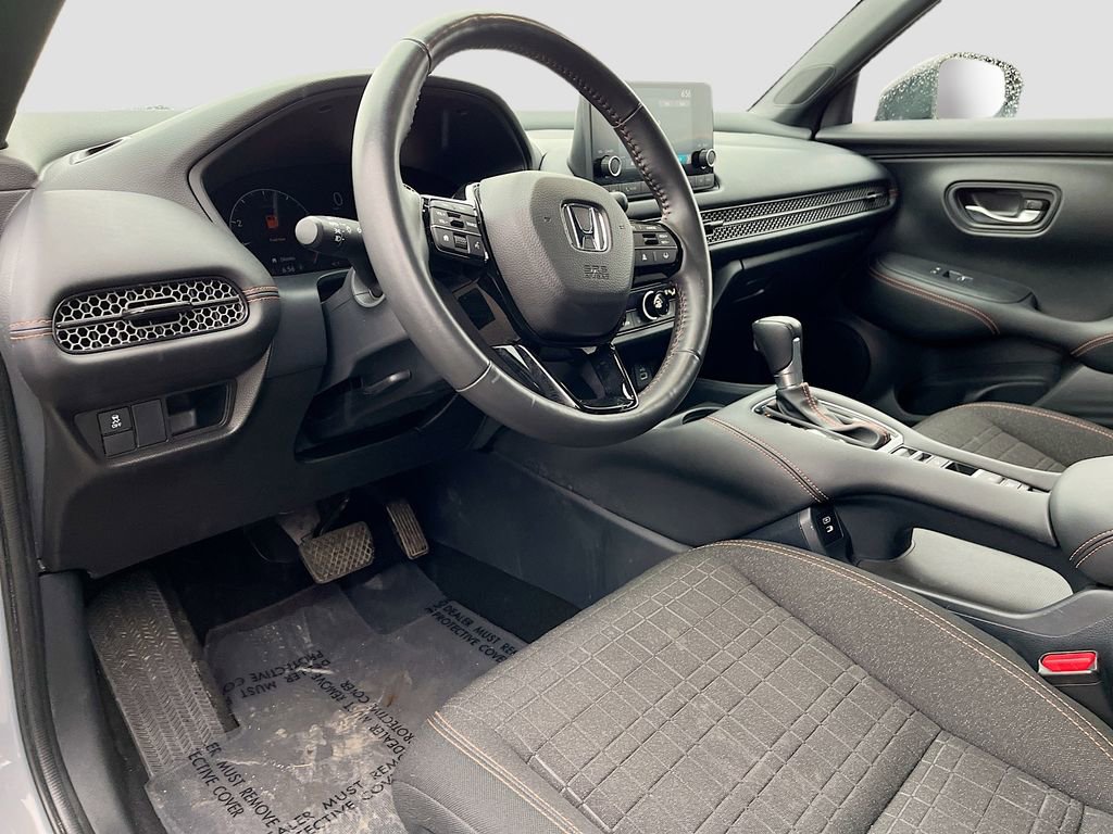 Used 2025 Honda HR-V Sport image 9
