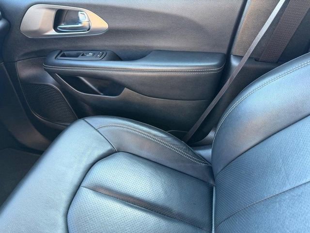 Used 2020 Chrysler Pacifica Touring-L AWD/4WD image 29