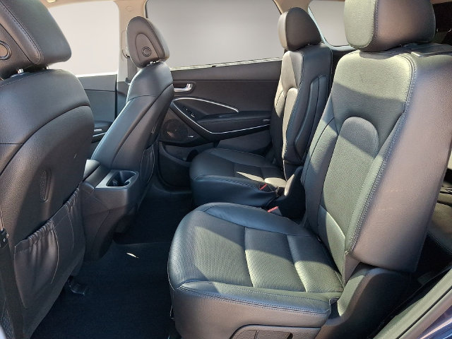 Used 2017 Hyundai Santa Fe Limited AWD/4WD image 10
