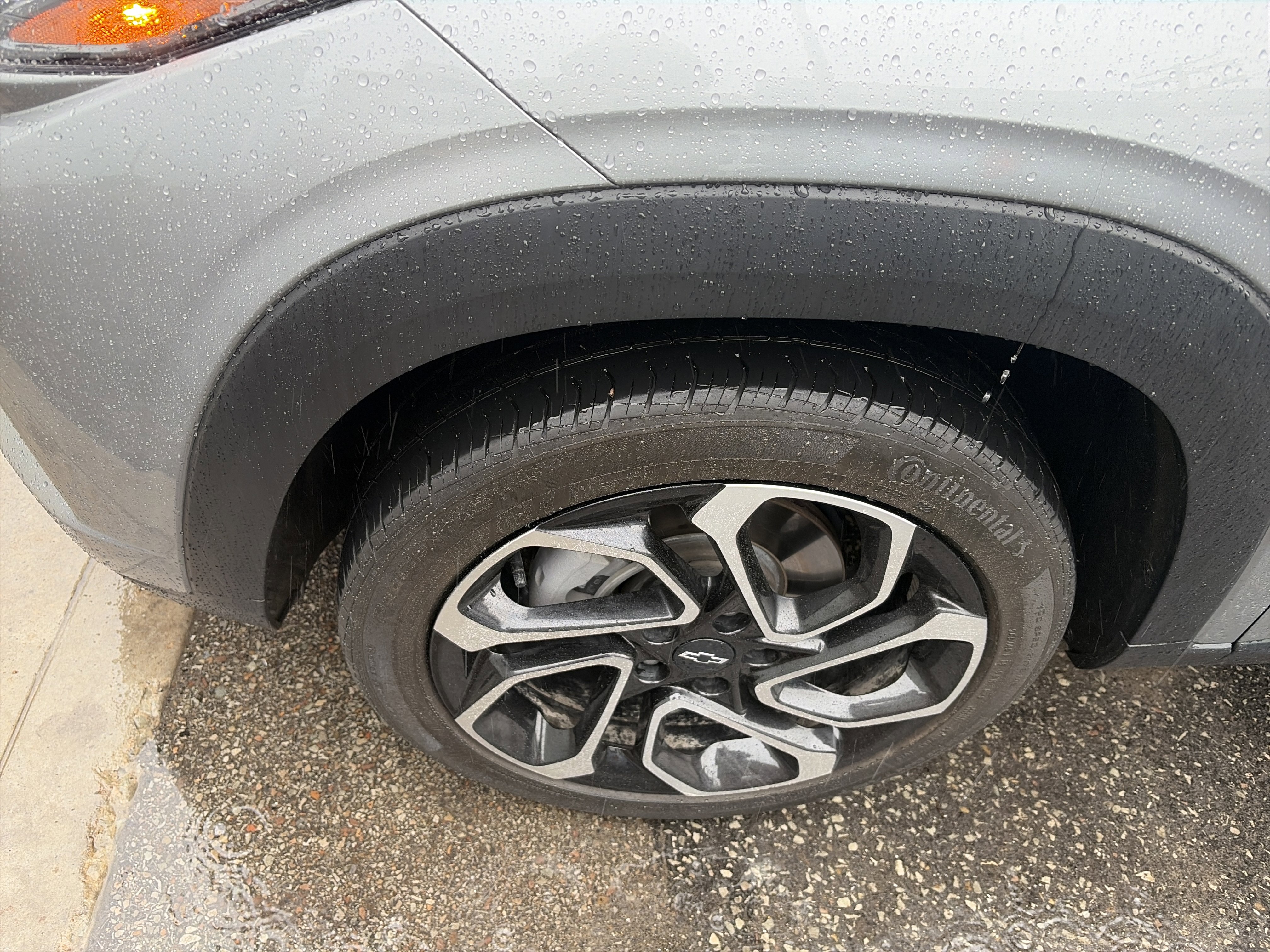 Certified 2024 Chevrolet Trax RS image 2