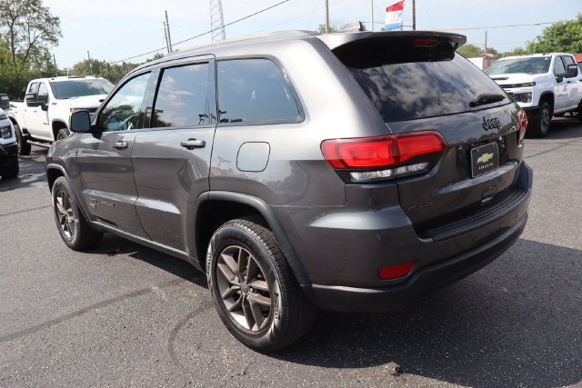 Used 2016 Jeep Grand Cherokee Laredo 75th Anniversary AWD/4WD image 3