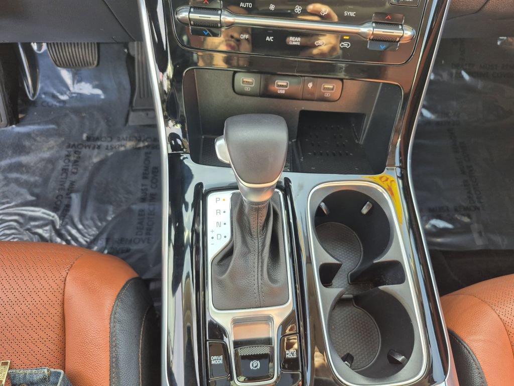 Certified 2023 Kia Carnival SX Prestige image 10