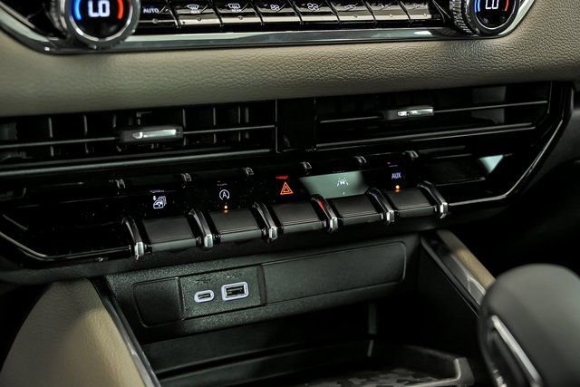 New 2026 GMC Canyon Denali image 17