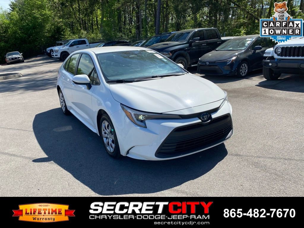 Used 2024 Toyota Corolla LE image 3