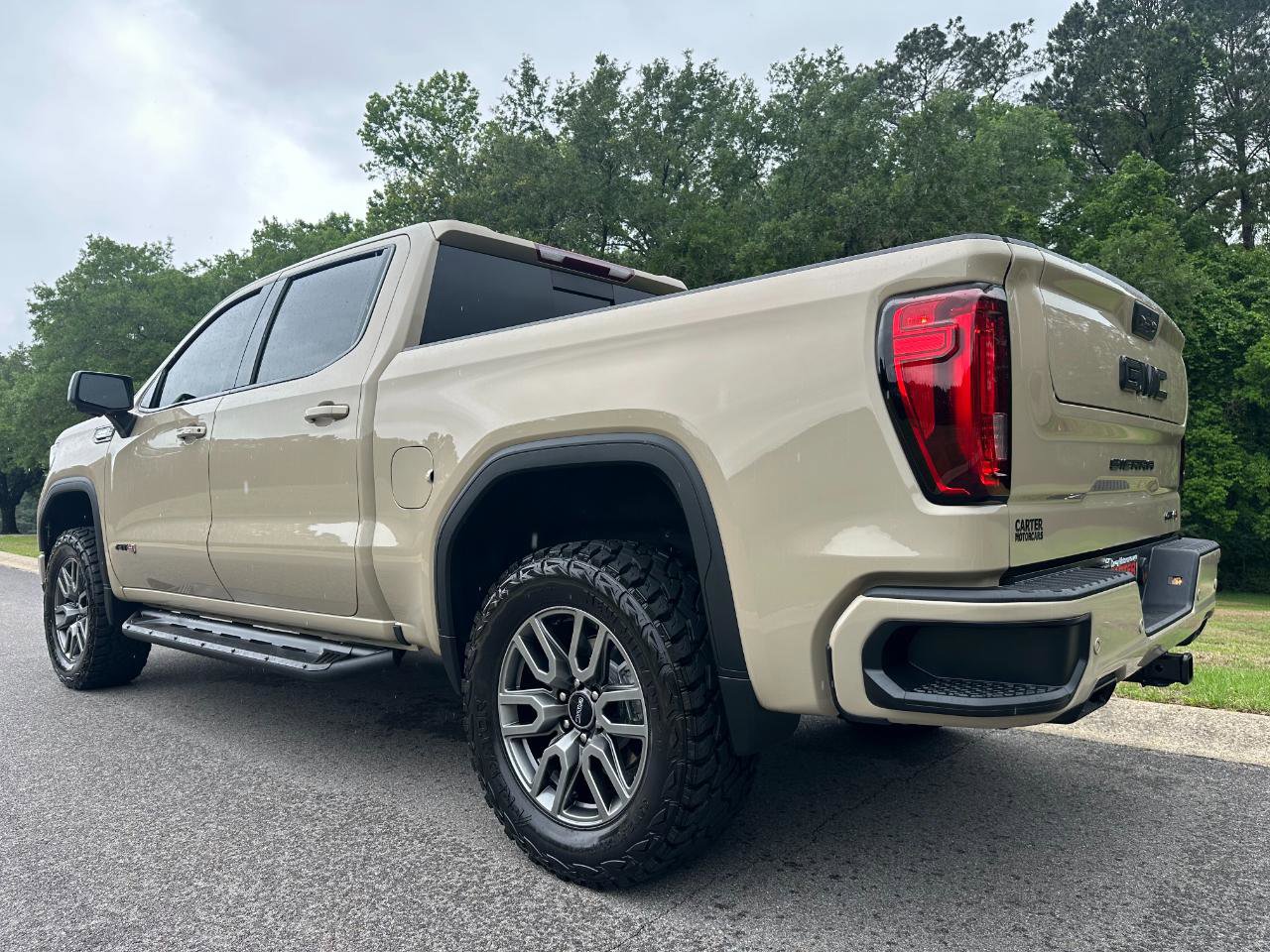 Used 2023 GMC Sierra 1500 AT4 w/ AT4 Premium Package AWD/4WD image 7