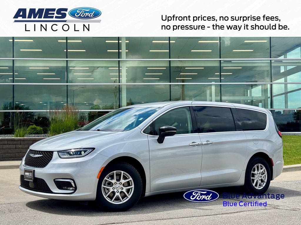 Used 2024 Chrysler Pacifica Touring-L