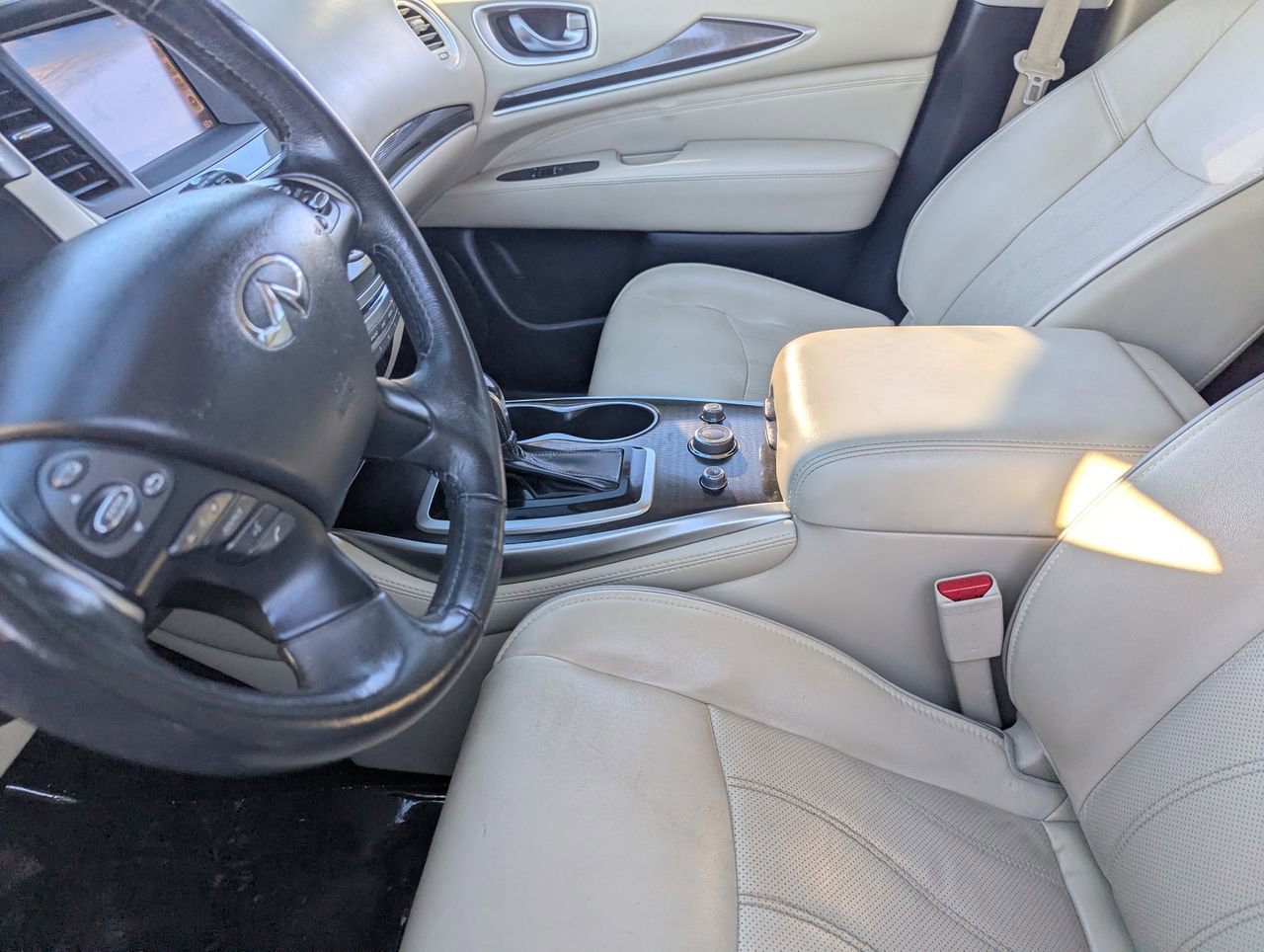 Used 2019 INFINITI QX60 Luxe w/ Essential Package image 19