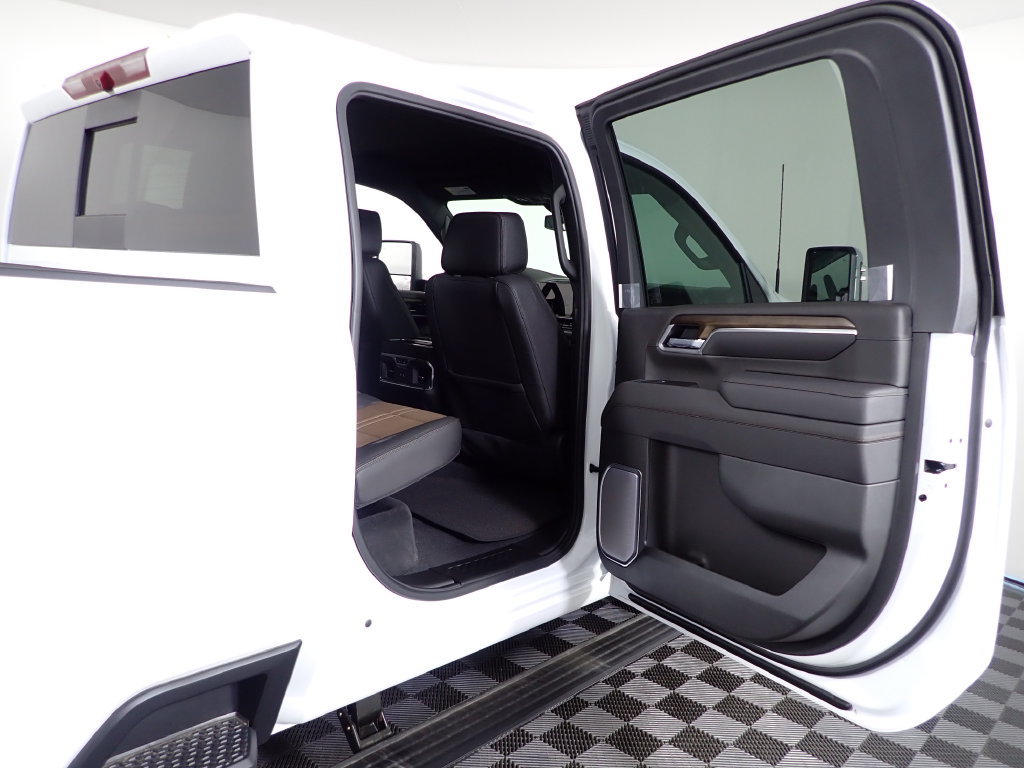 New 2026 Chevrolet Silverado 3500 High Country AWD/4WD image 34