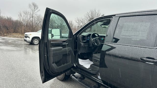 New 2026 Chevrolet Silverado 3500 LT w/ Trail Boss Package AWD/4WD image 12