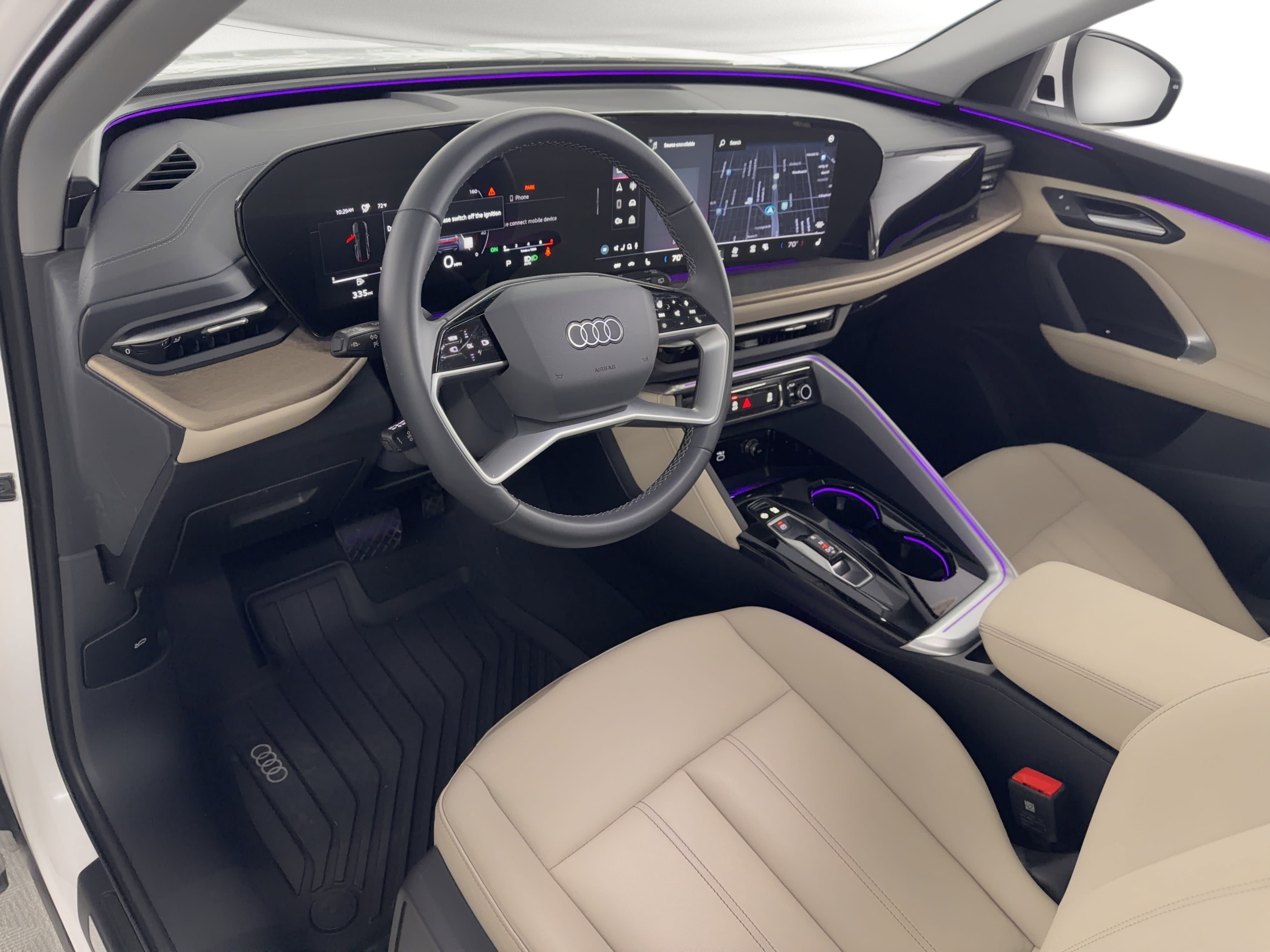 Used 2025 Audi Q5 Premium w/ Convenience Package image 4