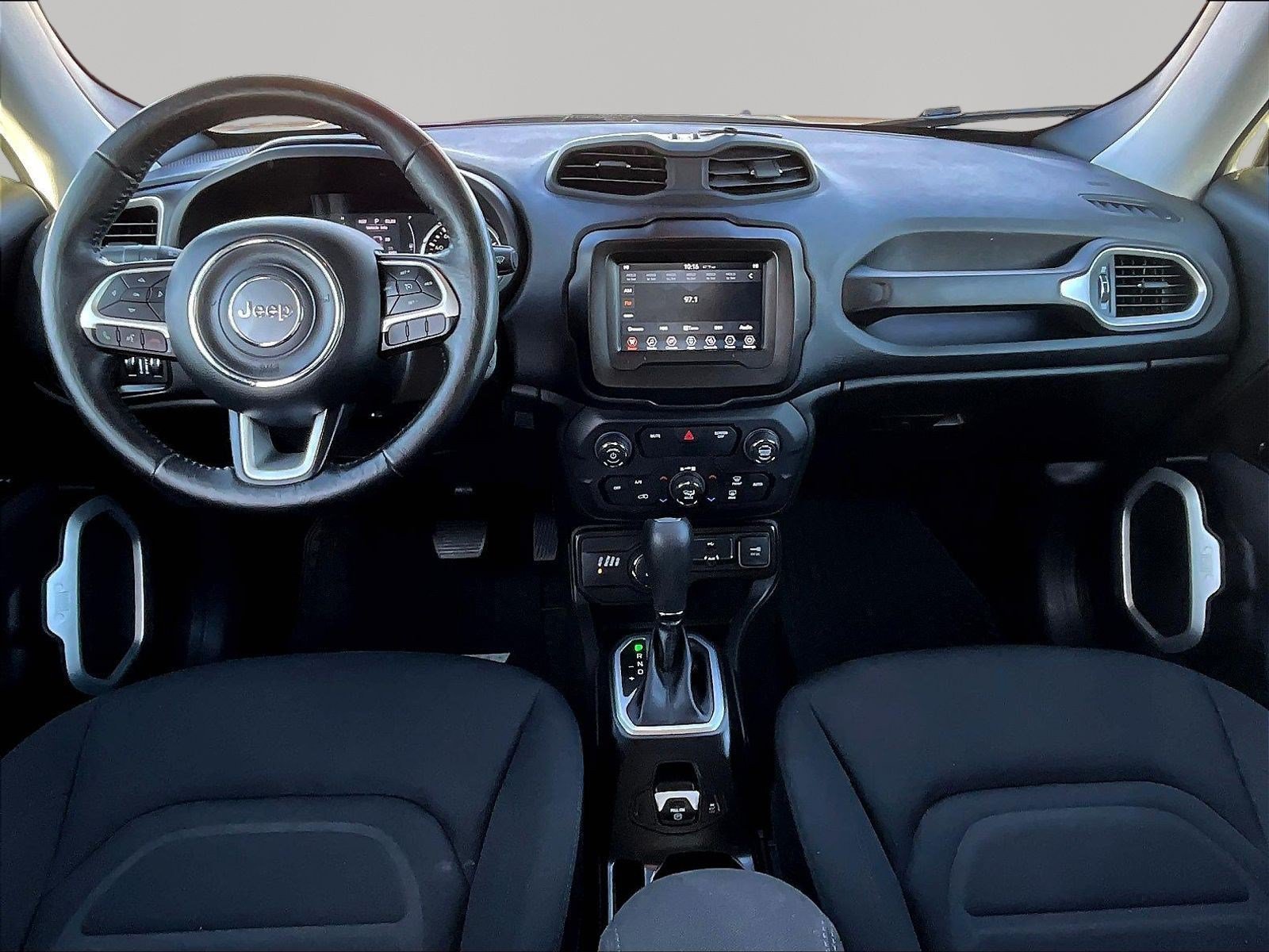 Used 2020 Jeep Renegade Latitude w/ Cold Weather Group AWD/4WD image 7