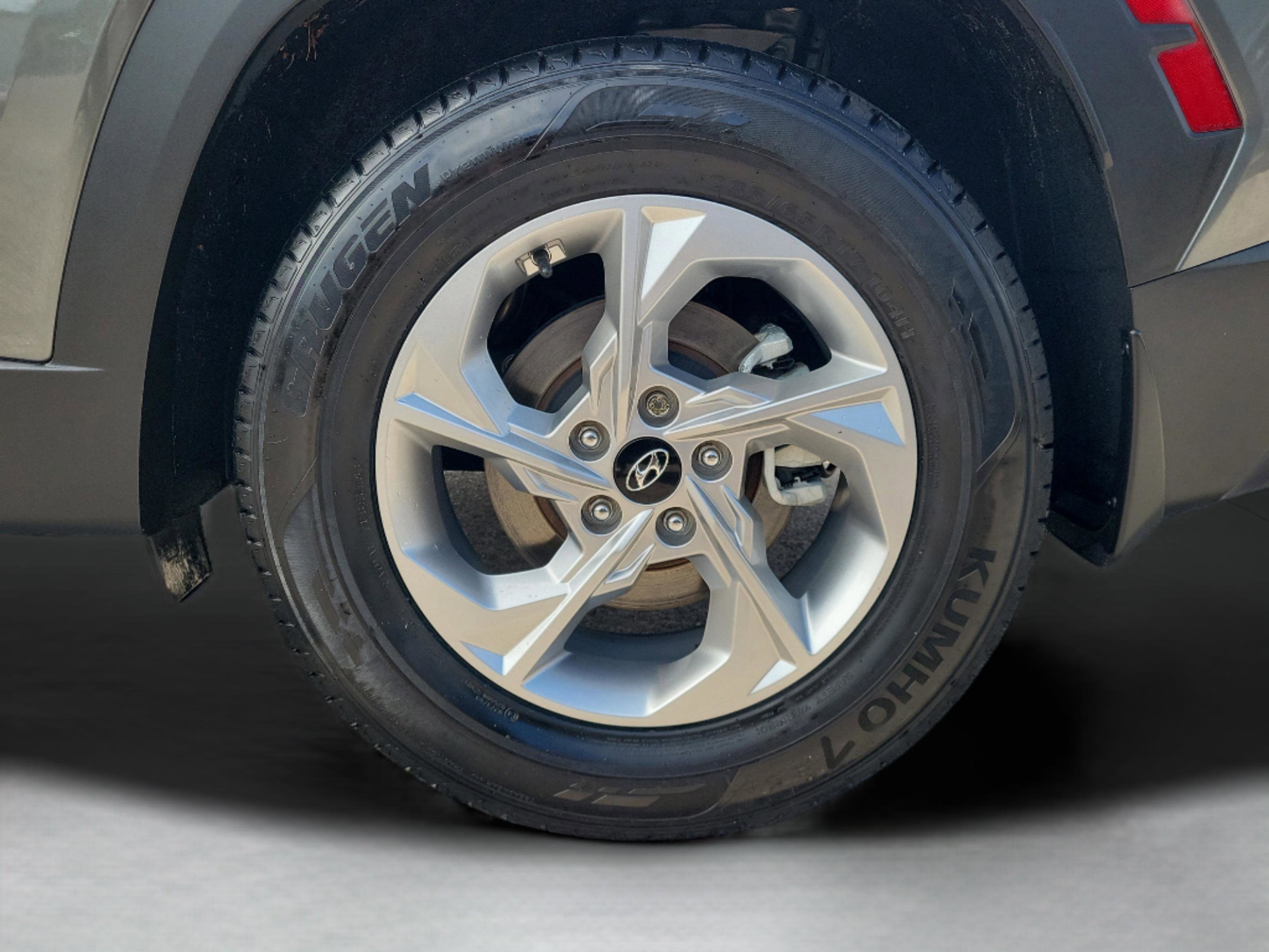 Used 2022 Hyundai Tucson SE w/ Cargo Package image 32