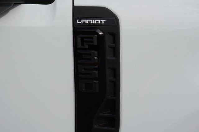 New 2026 Ford F350 Lariat w/ Black Appearance Package image 36