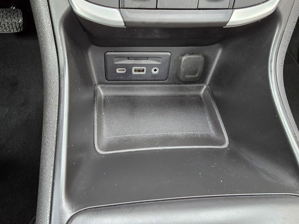 Used 2023 GMC Terrain SLT image 25