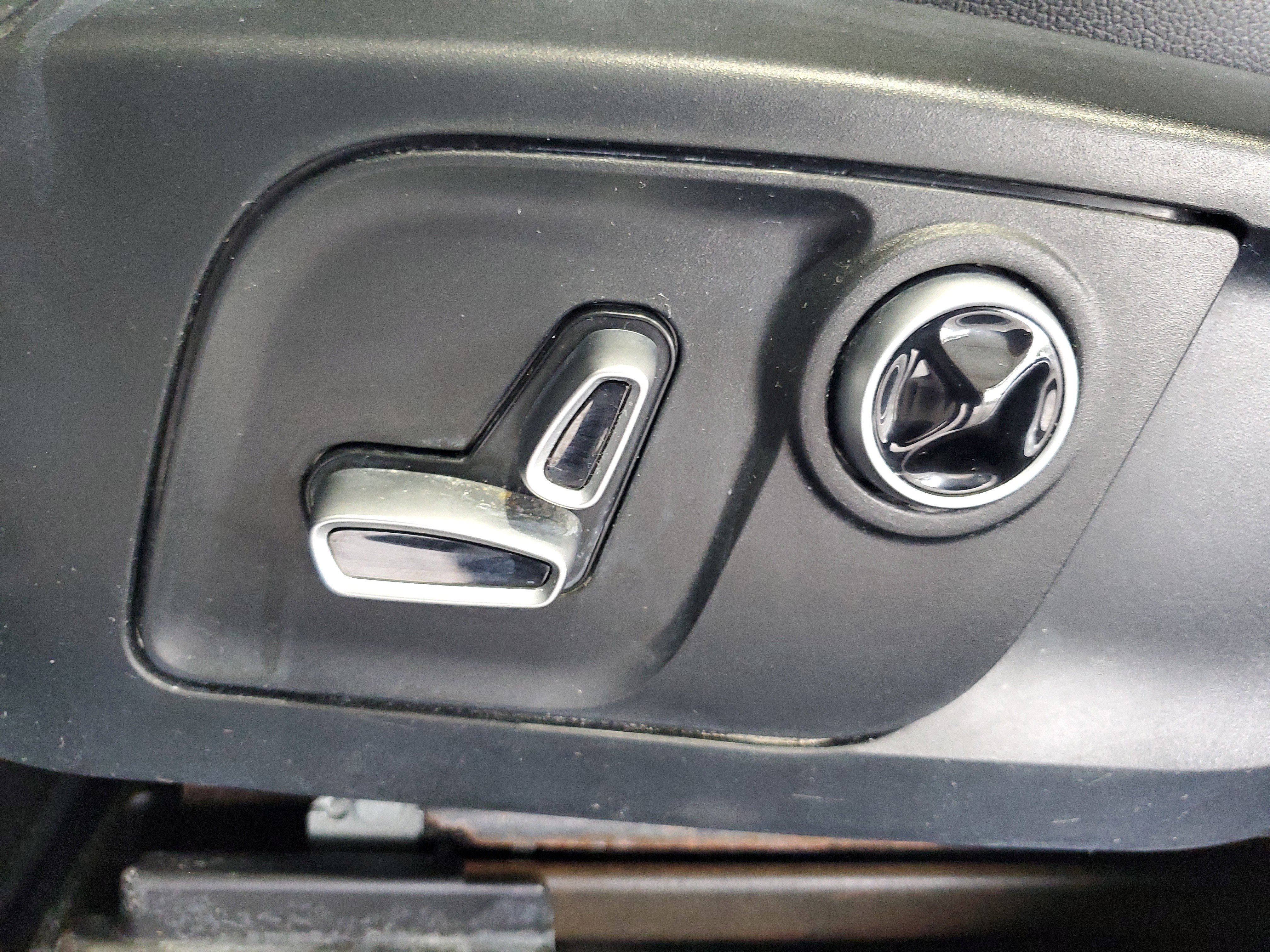 Used 2023 Maserati Levante GT image 19