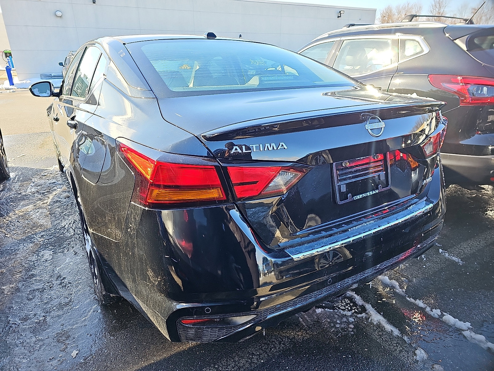 Used 2023 Nissan Altima 2.5 SR w/ SR Premium Package image 3