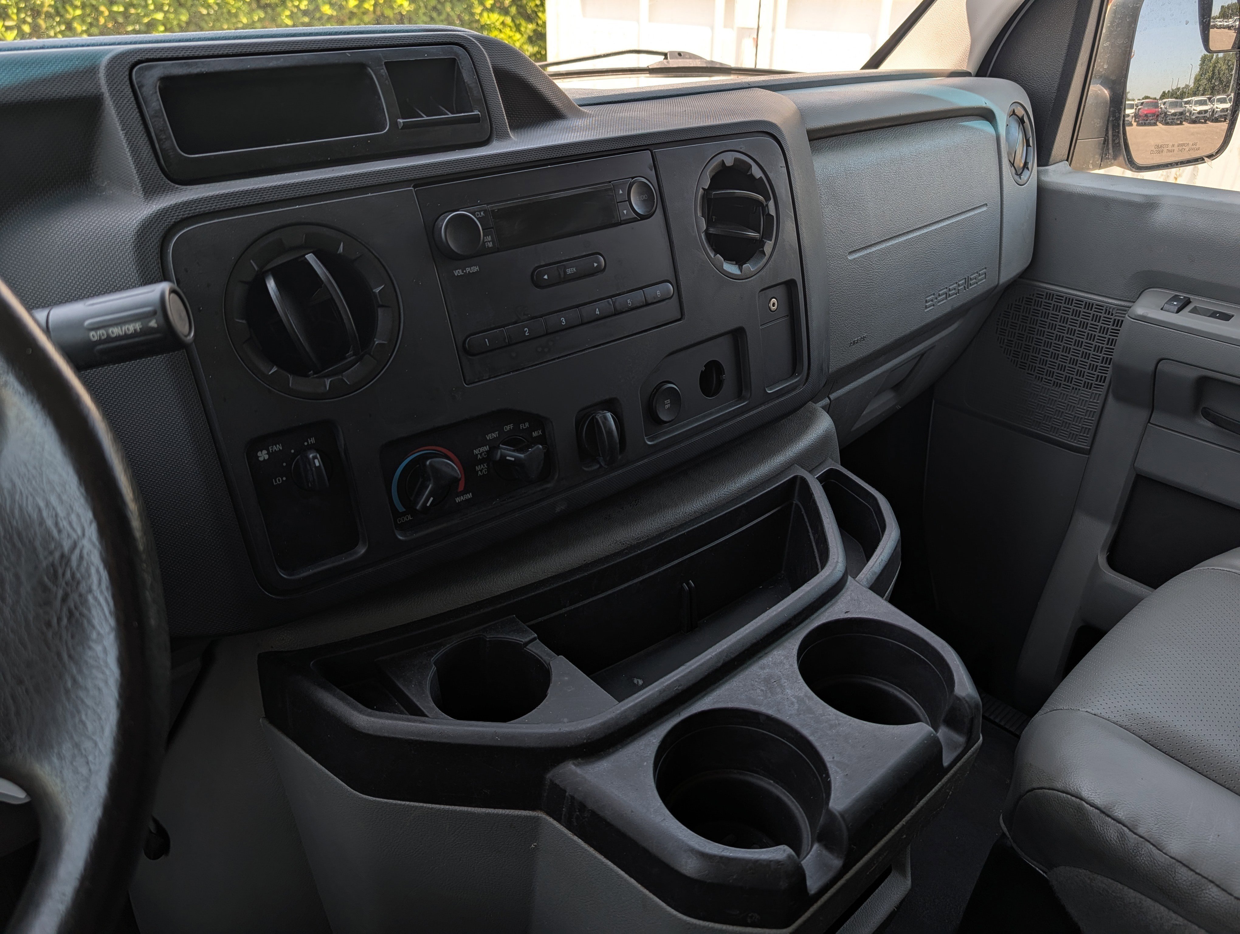 Used 2014 Ford E-250 and Econoline 250 Extended RWD image 26