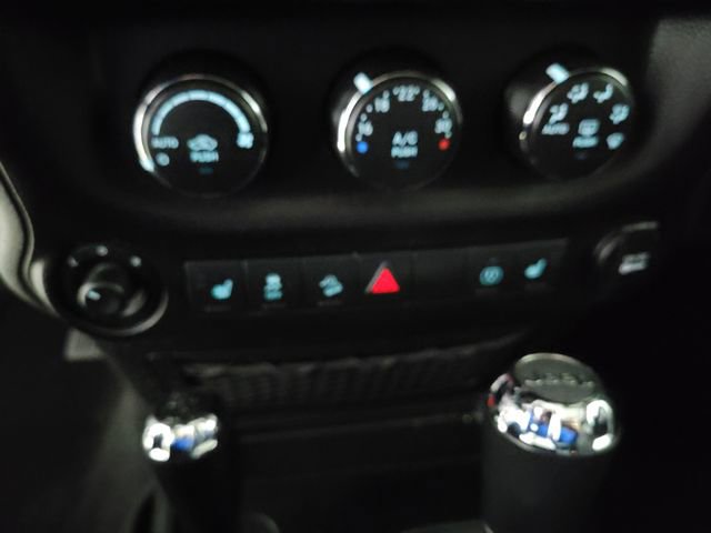 Used 2018 Jeep Wrangler Unlimited Sahara w/ Connectivity Group image 34