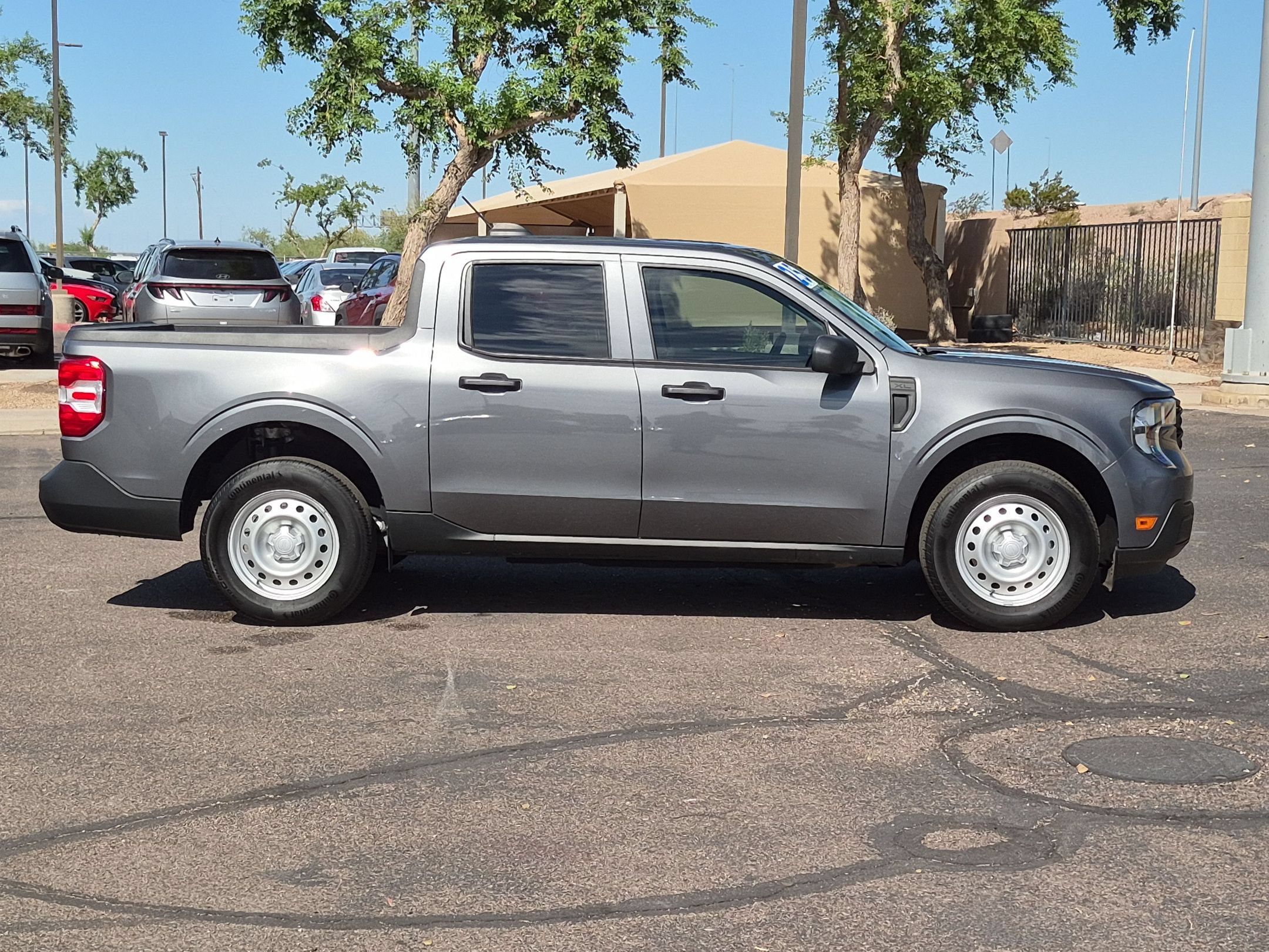 Certified 2025 Ford Maverick XL FWD image 4