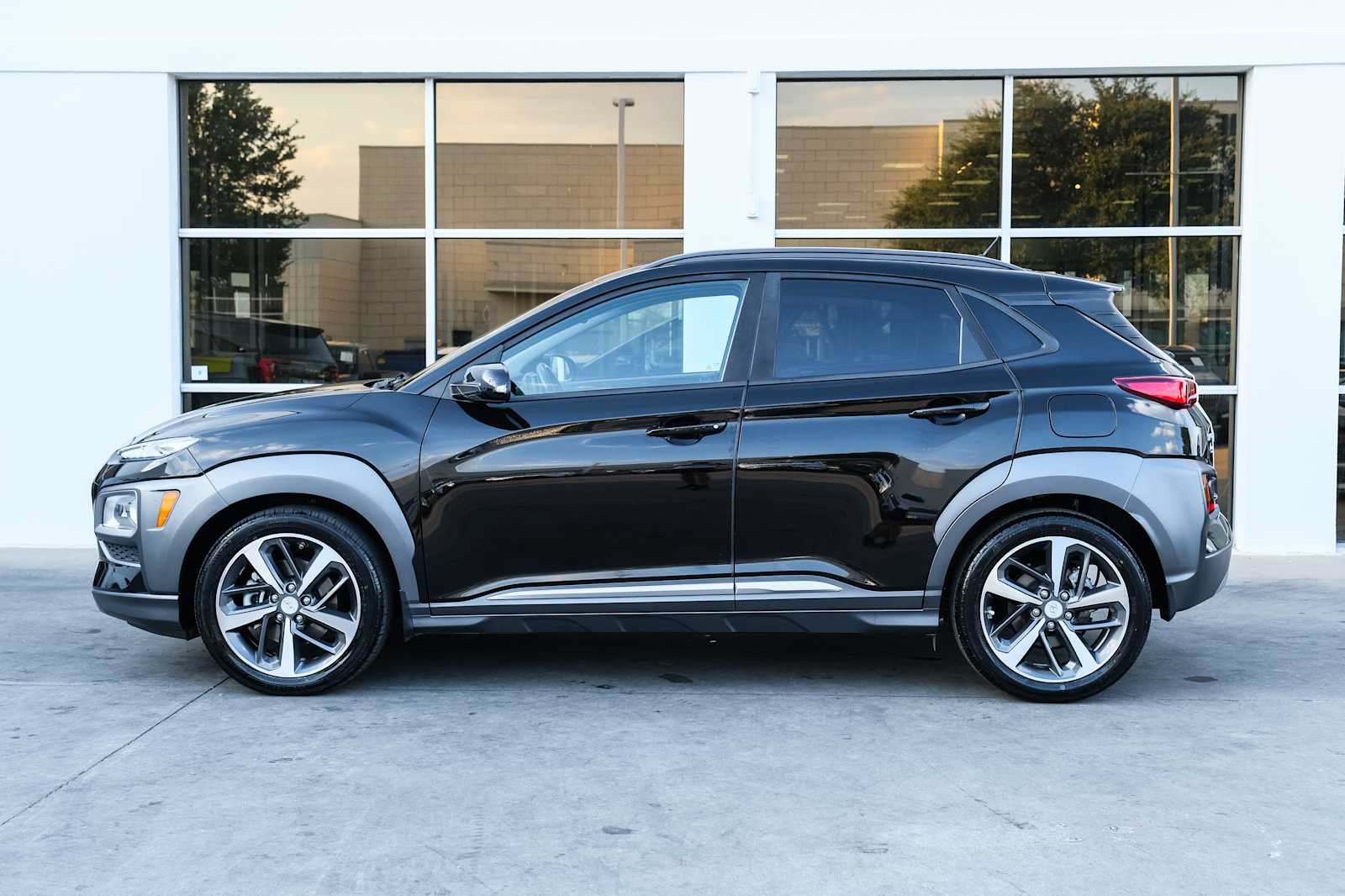 Used 2018 Hyundai Kona Ultimate FWD image 17