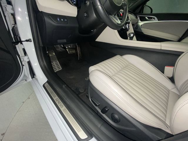 Used 2023 Genesis G70 2.0T w/ Sport Prestige Package image 12