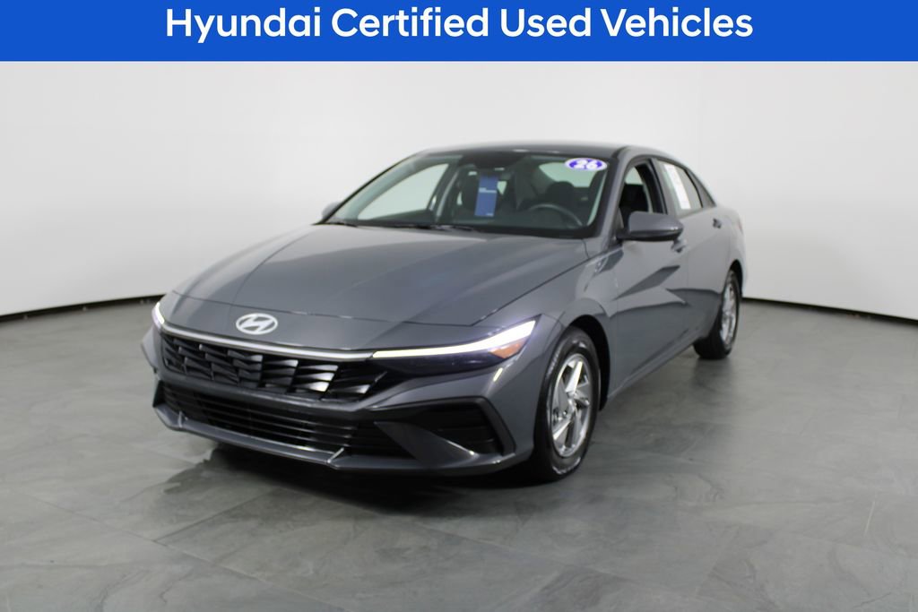 Certified 2026 Hyundai Elantra SE FWD image 2