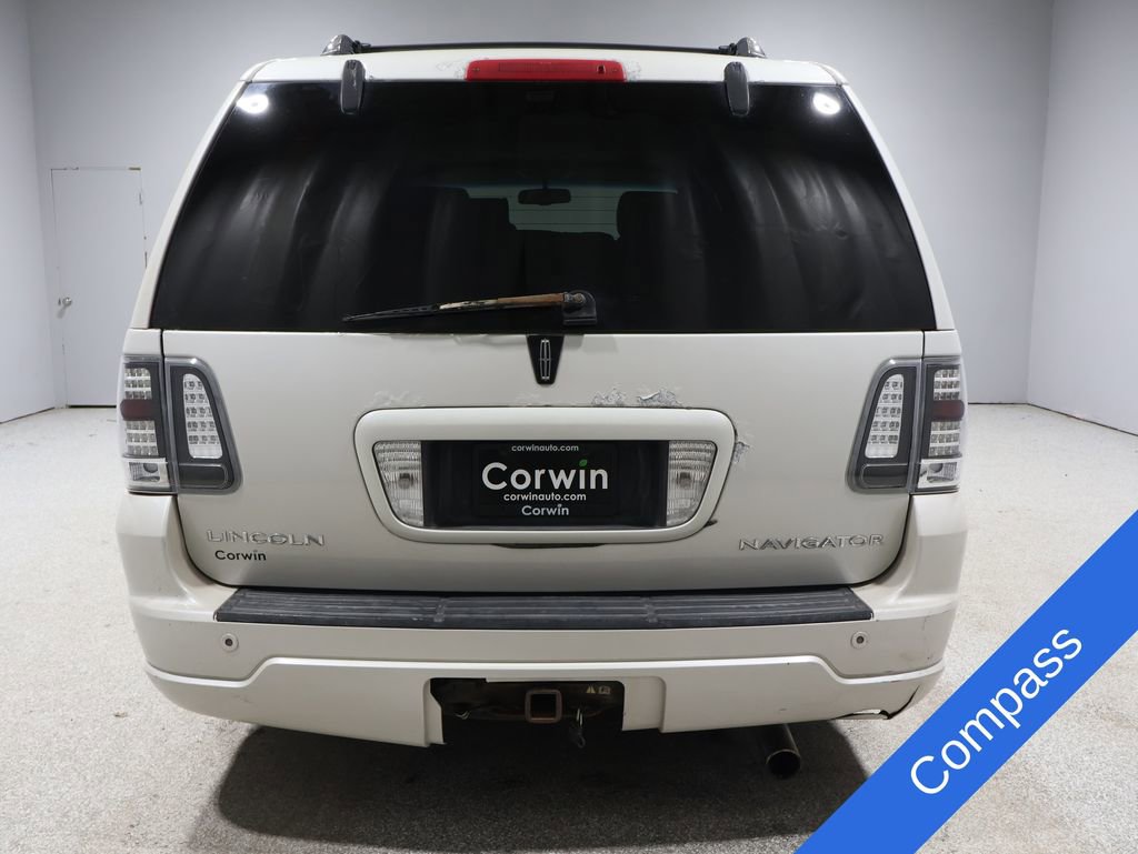 Used 2006 Lincoln Navigator Luxury image 12