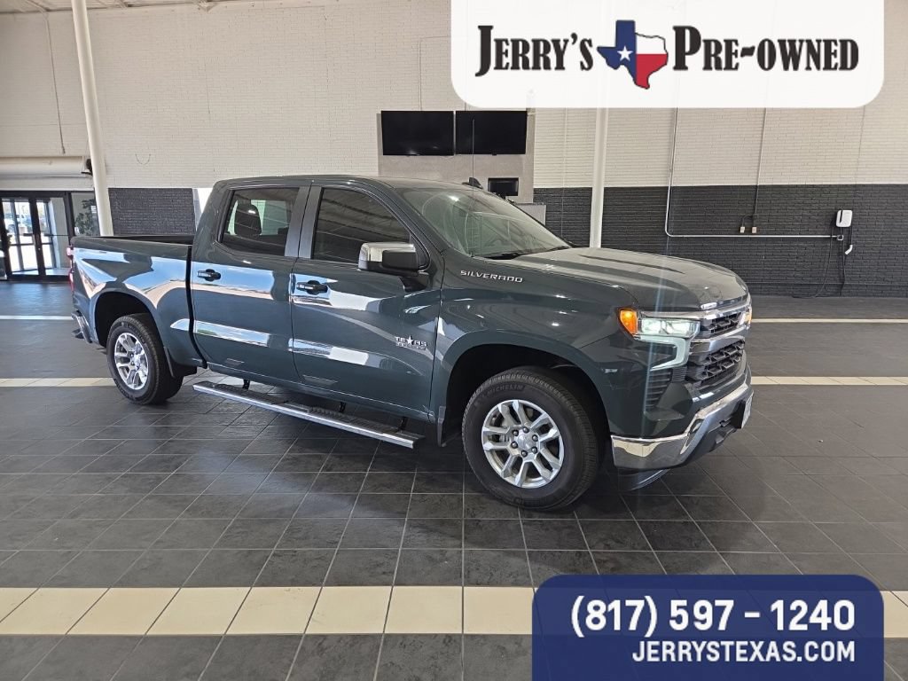 Used 2025 Chevrolet Silverado 1500 LT RWD image 2