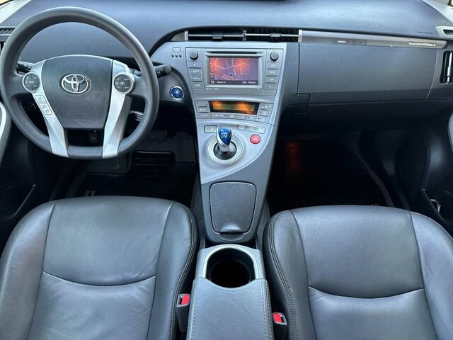 Used 2015 Toyota Prius Prime Plug-In Hybrid FWD image 16