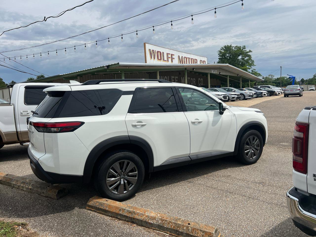 Used 2025 Nissan Pathfinder SV AWD/4WD image 5