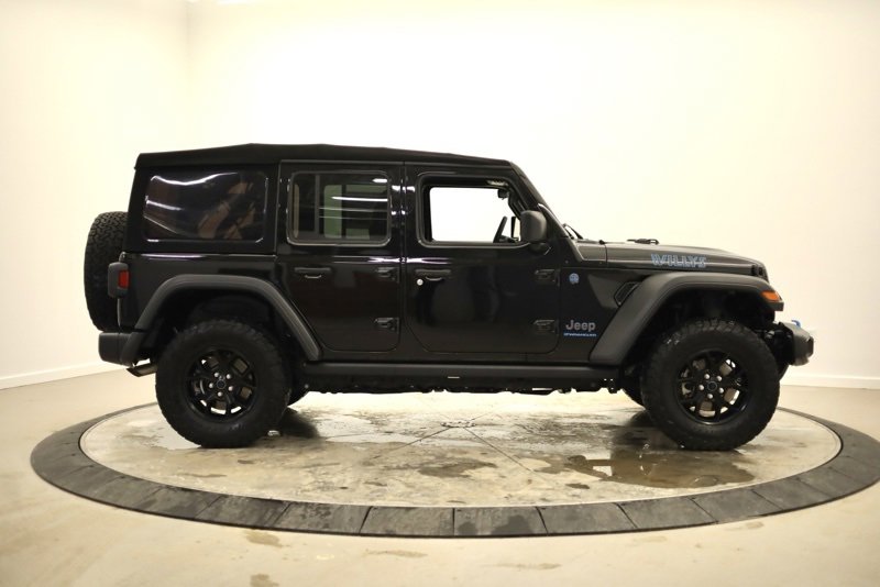Used 2024 Jeep Wrangler Unlimited image 2