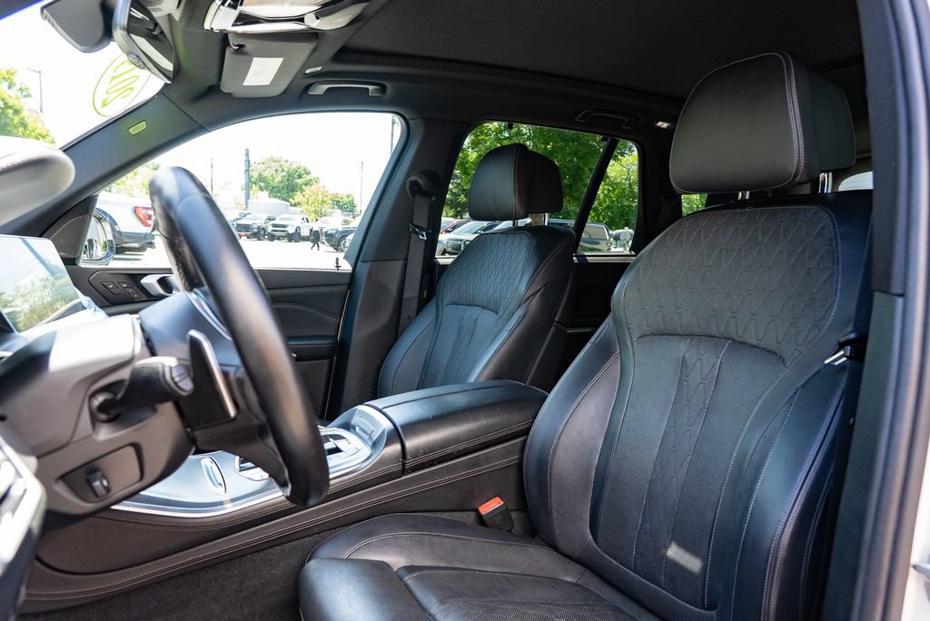 Used 2019 BMW X5 xDrive50i w/ M Sport Package AWD/4WD image 22