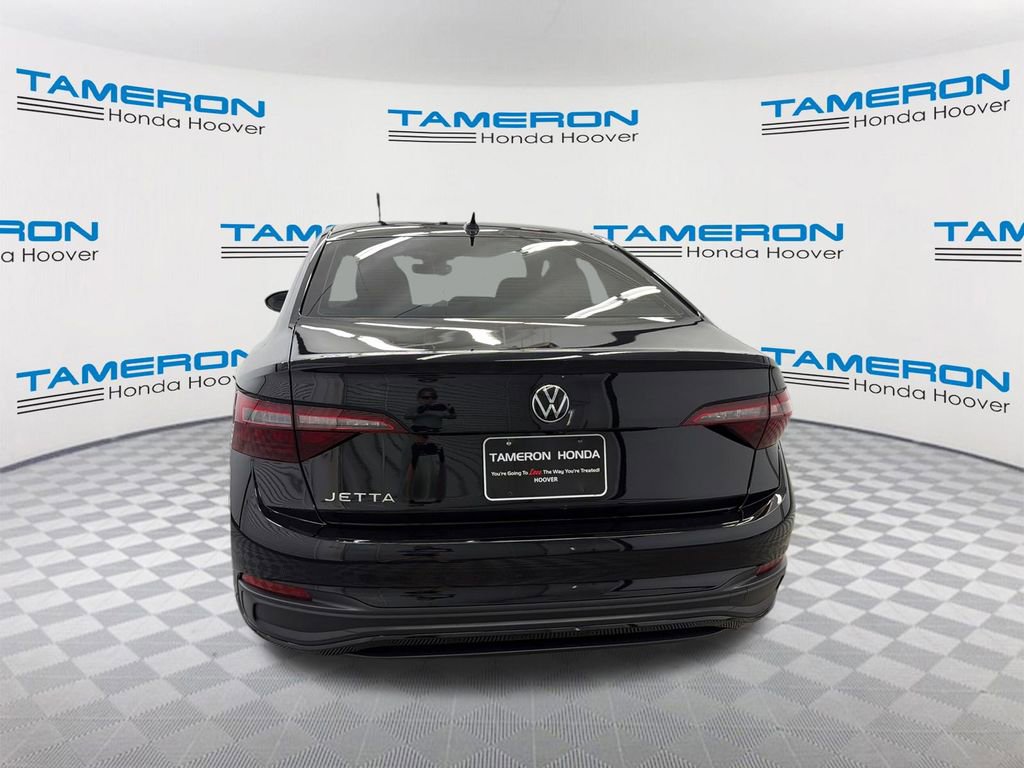 Used 2024 Volkswagen Jetta Sport FWD image 4
