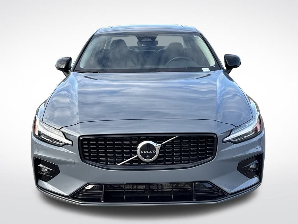 Used 2024 Volvo S60 B5 Plus image 9