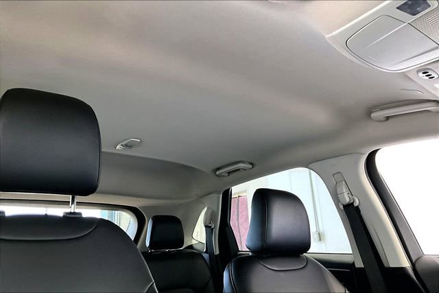 Used 2024 Ford Edge SEL w/ Convenience Package image 29