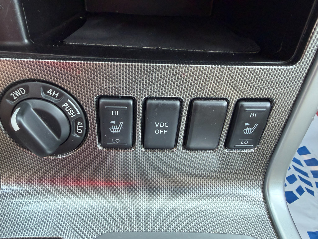 Used 2011 Nissan Pathfinder Silver w/ Protection Pkg AWD/4WD image 36