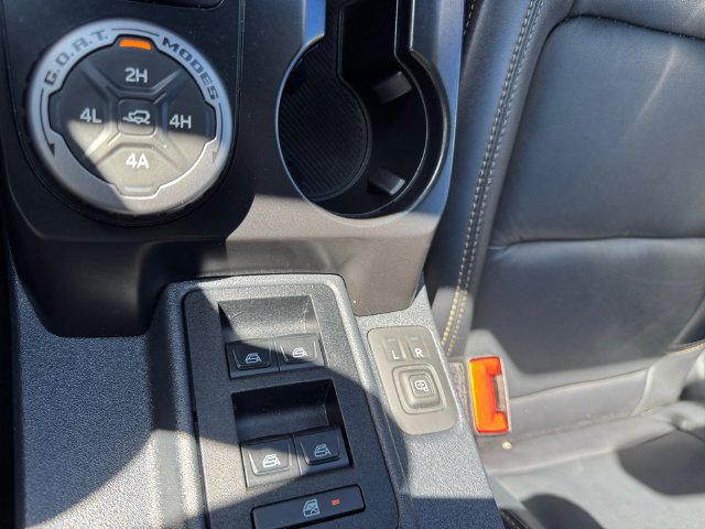 Used 2025 Ford Bronco Badlands AWD/4WD image 20
