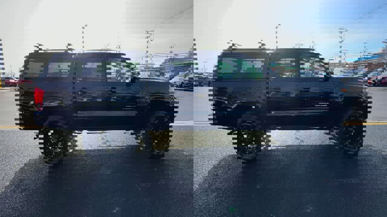 Used 2016 Toyota Tacoma SR5 image 9