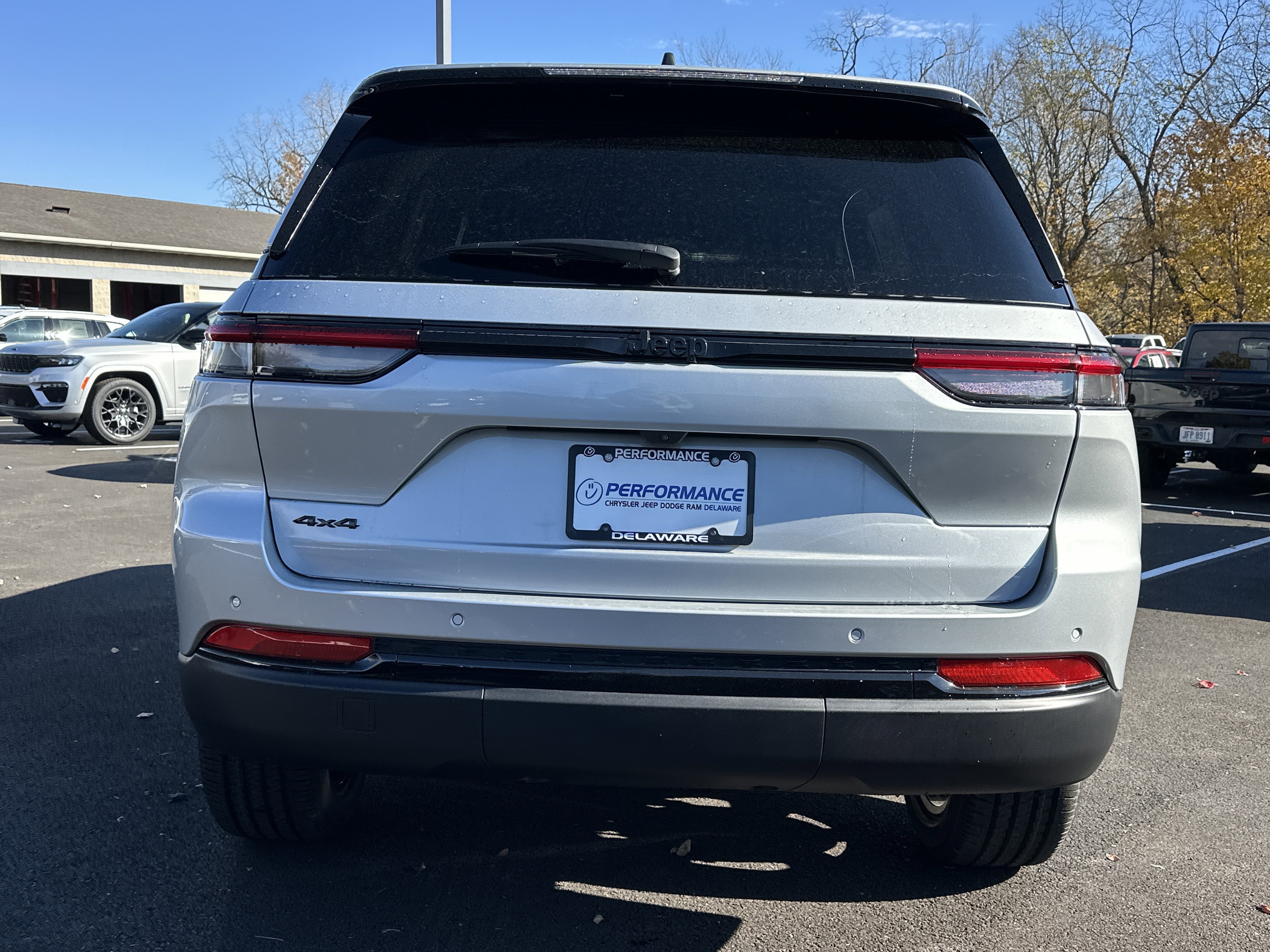 New 2025 Jeep Grand Cherokee Altitude image 16