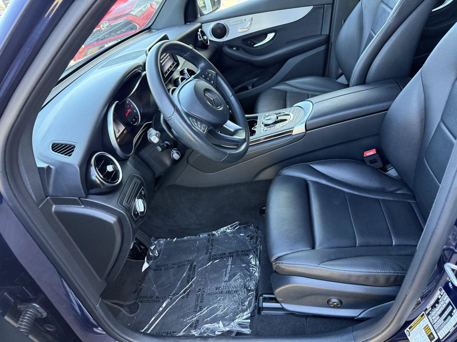 Used 2019 Mercedes-Benz GLC 300 4MATIC image 10