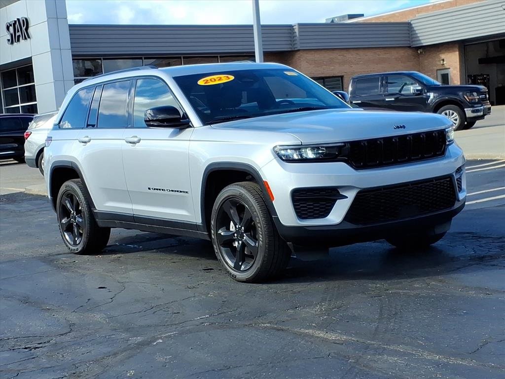 Used 2023 Jeep Grand Cherokee Altitude
