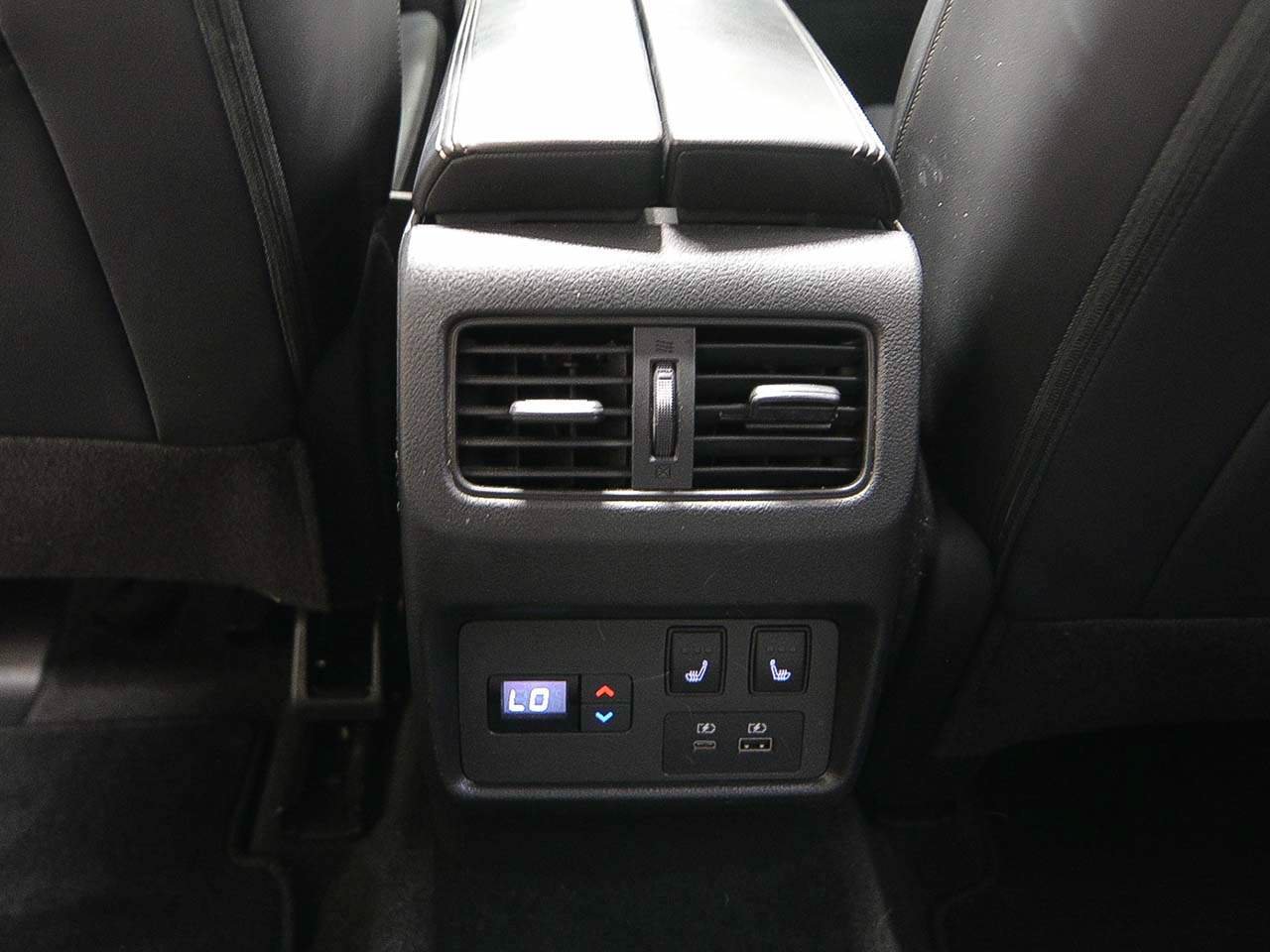 Used 2022 Nissan Rogue Platinum w/ Head-Up Display Package FWD image 10