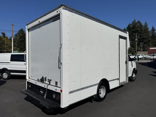 Used 2021 Chevrolet Express 3500 w/ Power Convenience Package RWD image 7