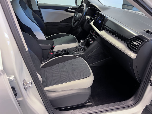 Certified 2025 Volkswagen Taos S FWD image 10