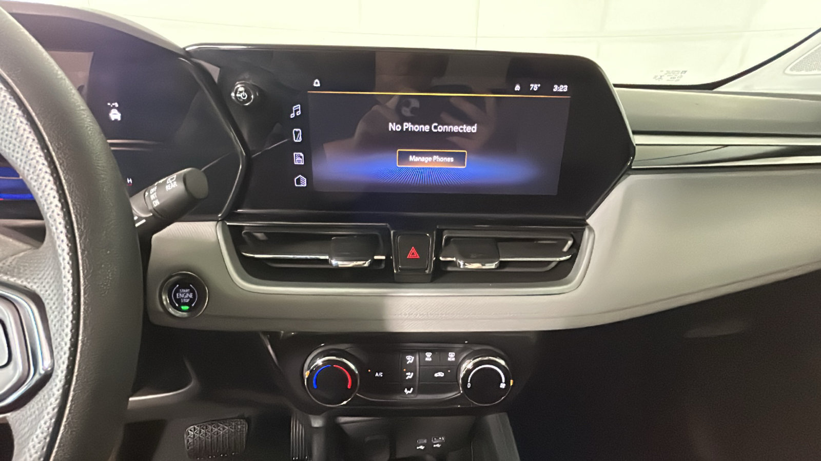 Used 2025 Chevrolet TrailBlazer LT AWD/4WD image 27