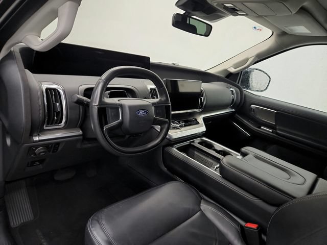 Used 2025 Ford Expedition Platinum AWD/4WD image 21