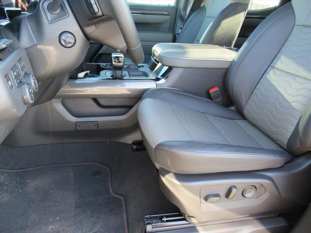 Used 2025 Chevrolet Silverado 1500 ZR2 w/ Technology Package image 16