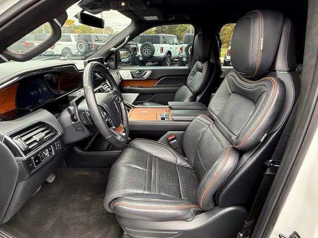 Used 2024 Lincoln Navigator Black Label image 15