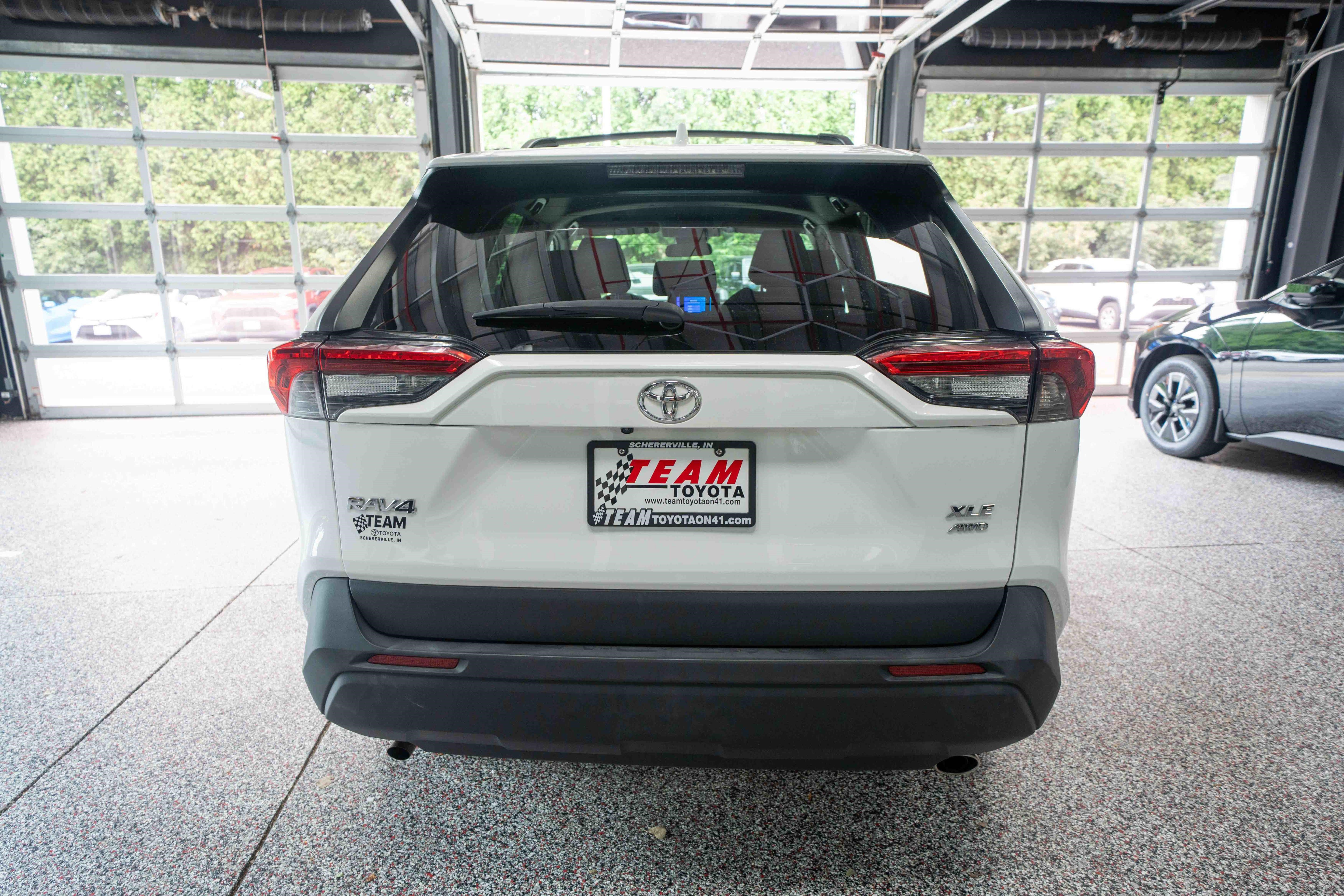 Used 2023 Toyota RAV4 XLE AWD/4WD image 3